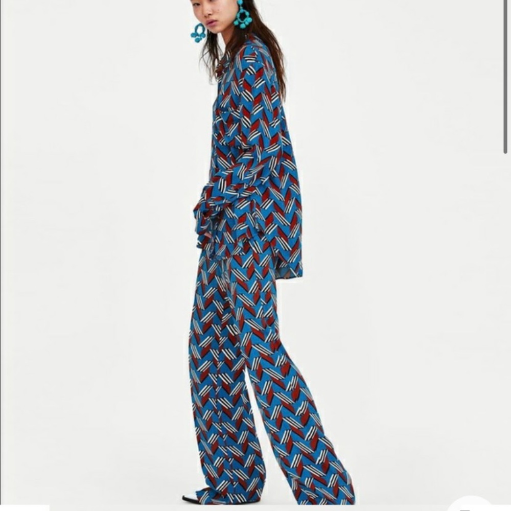 Zara geometric Pants and top